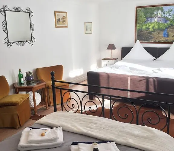 Alojamento de Acomodação e Pequeno-almoço Royal 3*